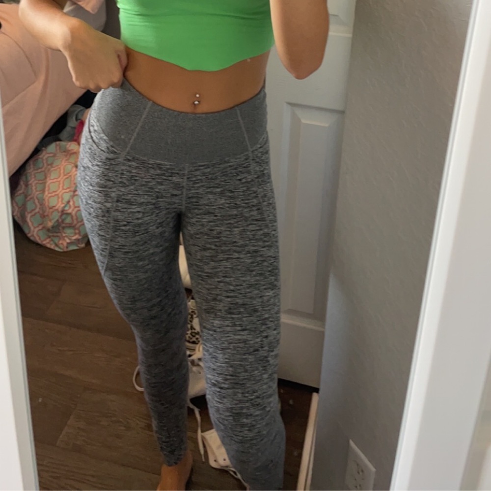 GREY LEGGINGS 🤗 in great condition!